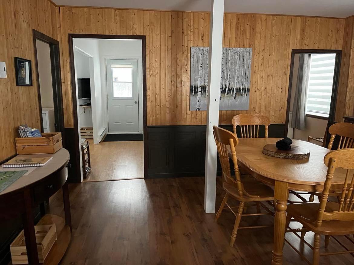 La Cabane Chez Jimmy Petit-Saguenay Exterior photo